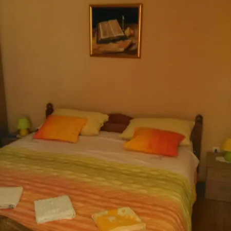 Skoljarev - Two Bedroom With Loggia And Street View Apartmán *