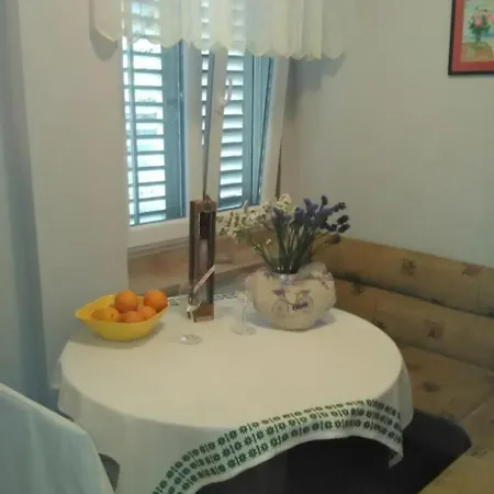 Skoljarev - Two Bedroom With Loggia And Street View